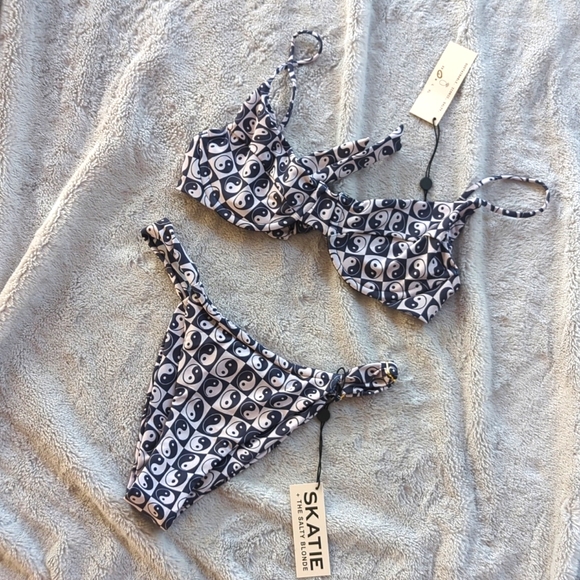 Skatie Other - BNWT Skatie x Salty Blonde Barbados Bikini Set Kate Top Bobby Bottoms